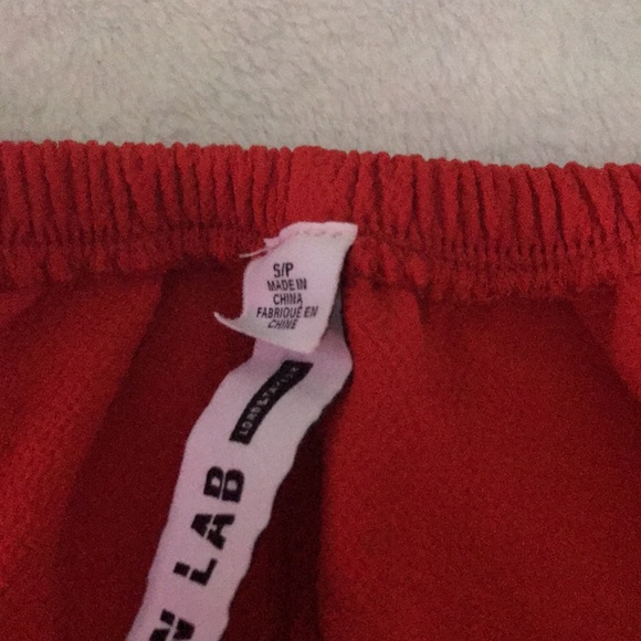 Size small off shoulder top - Picture 2 of 4